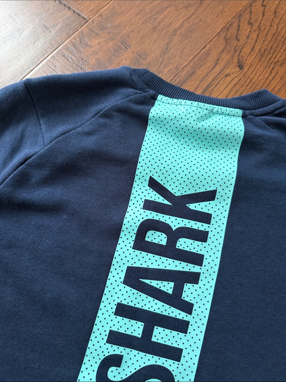 Gymshark-Navy w/aqua logo Crewneck Sweatshirt - Picture 4 of 8